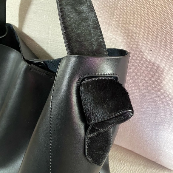 Colman Montreal Black Genuine Leather Shoulder Bag - Picture 5 of 6